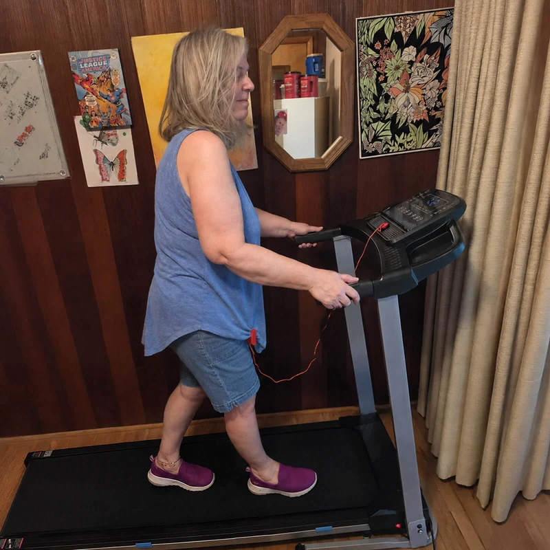 TM015 Laufband mit Bosch® Motor, klappbar, mit Steigung & Haltegriffen – bis 180 kg belastbar