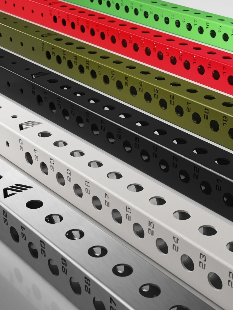 R8 Colored Uprights 226cm | Schwarz | Paar