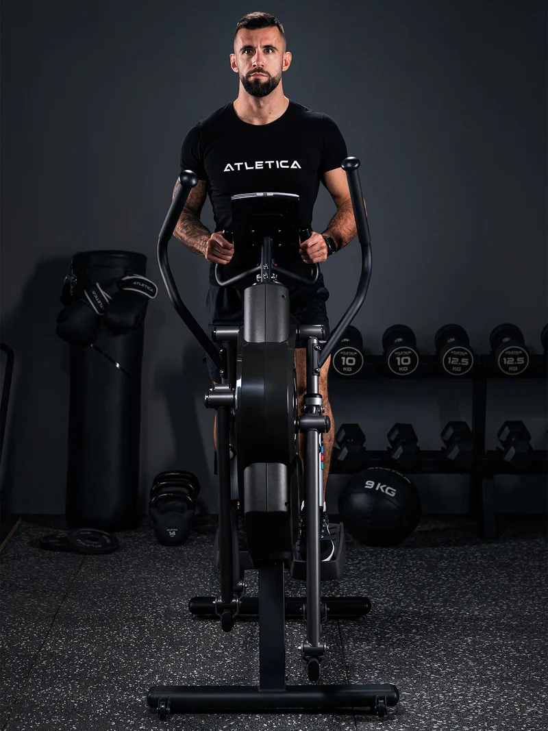 STRIDE | Frontbetriebener Crosstrainer