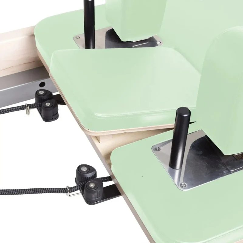 Elina Pilates Master Instructor Physio Reformer mit Tower