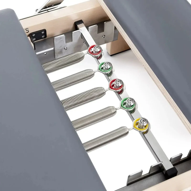 Elina Pilates Lignum Reformer mit Tower