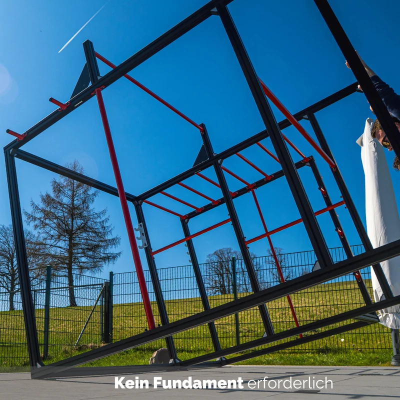 Klettergerüst für den Garten aus Metall (Family Cube)