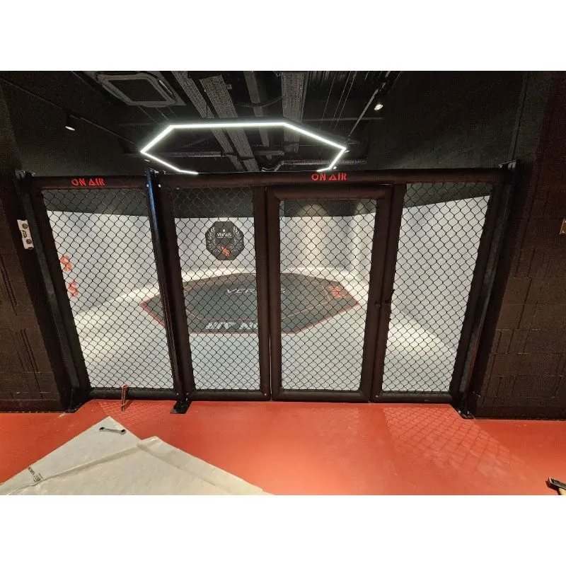 MMA-Paneel mit Tür – 4 Polster | 1,75 bis 2,50 m × 1,93 m