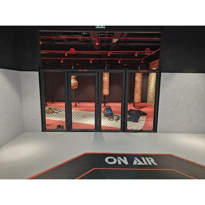 MMA-Paneel mit Tür – 4 Polster | 1,75 bis 2,50 m × 1,93 m